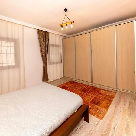Luxurious House With Shared Pool And Sauna In Tatil Evi